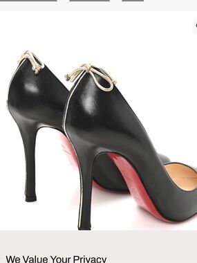 Christian Louboutin Very Gemma 100 Napa Shiny-black with gold piping and bow